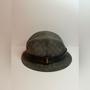 Gucci GG Jacquard Canvas Bucket Hat with a Black Leather Trim Size L